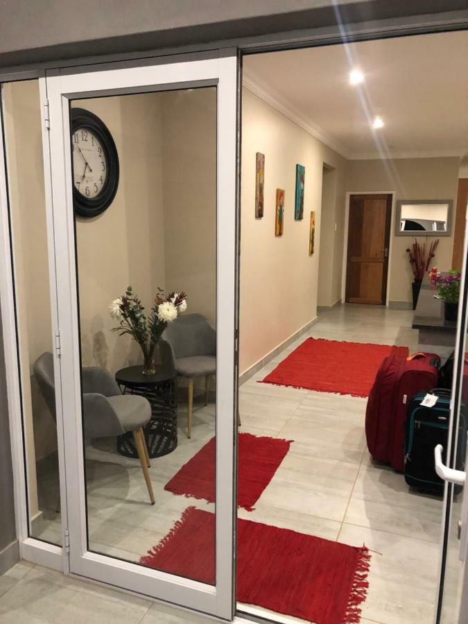 6 On Acacia * Johannesburg